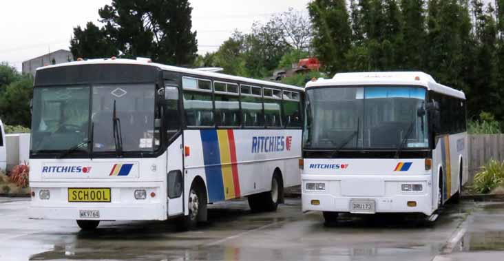 Ritchies Isuzu MT111 338 & Journey 644